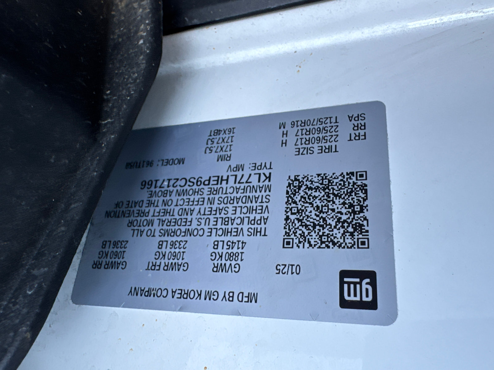 Used 2025 Chevrolet Trax LT FWD image 34