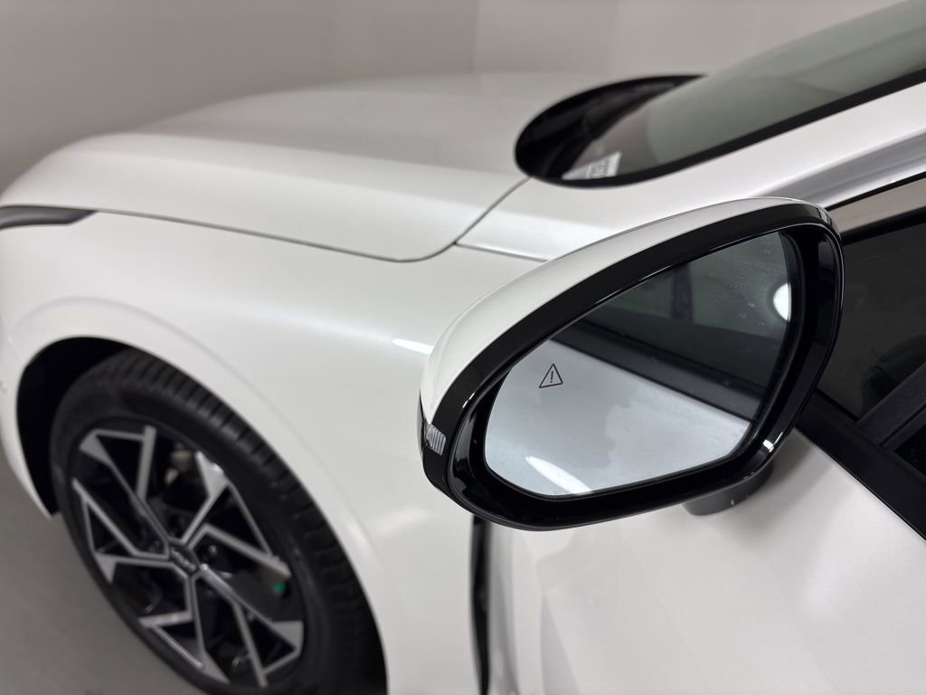 New 2026 Kia K5 EX image 13