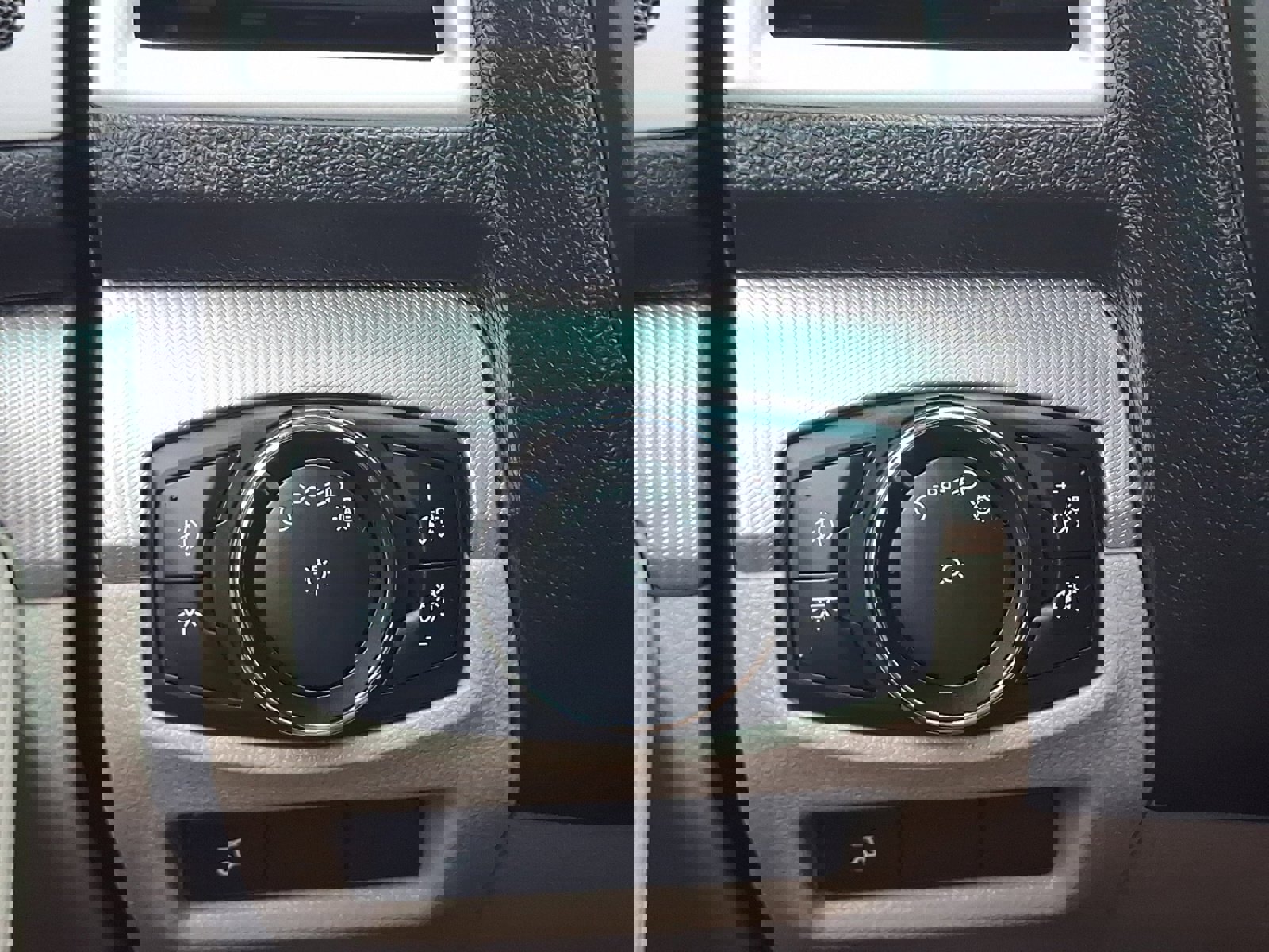 Used 2014 Ford Explorer XLT w/ Equipment Group 202A image 24