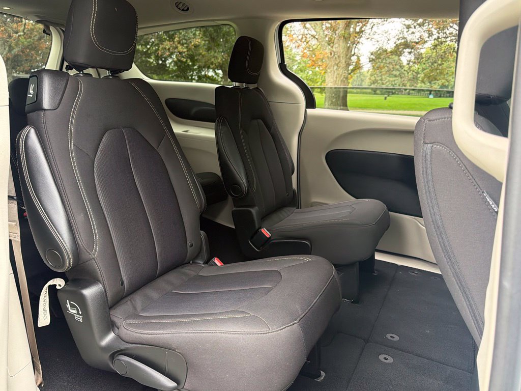 Used 2023 Chrysler Voyager LX FWD image 26