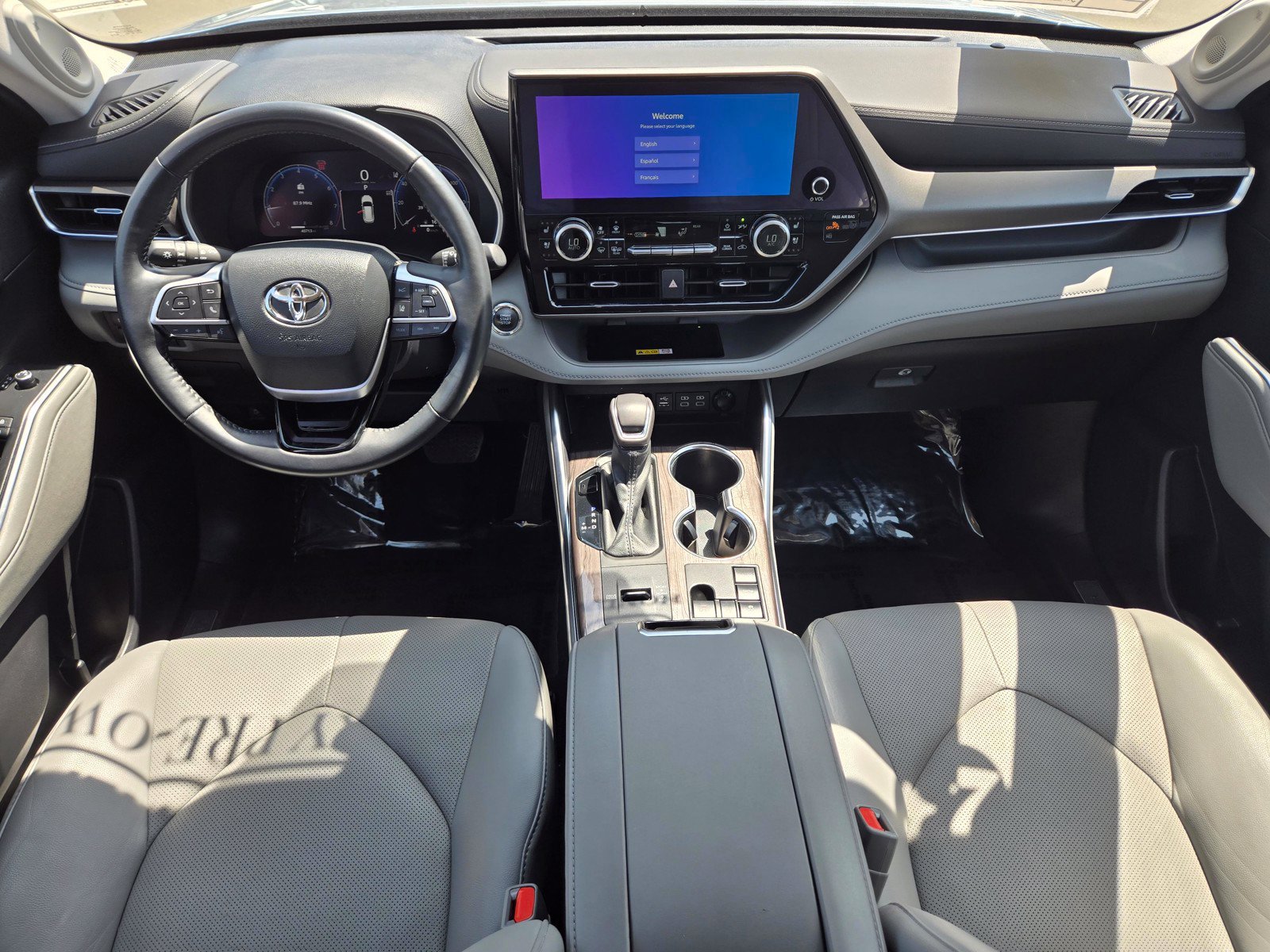 Used 2023 Toyota Highlander Limited FWD image 19
