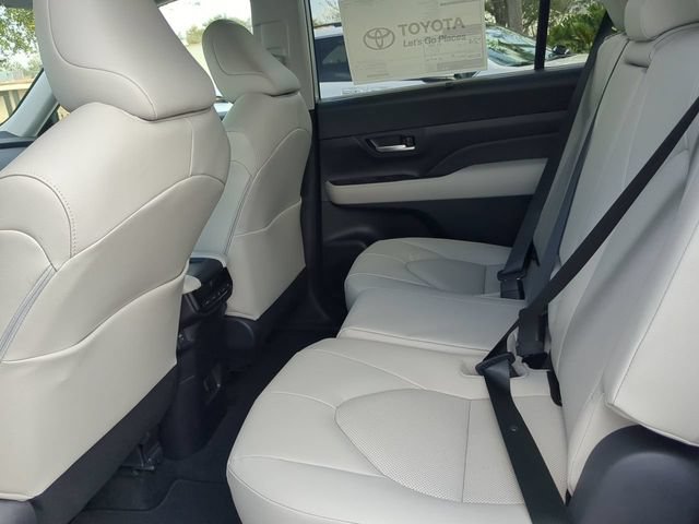 New 2026 Toyota Grand Highlander FWD image 14