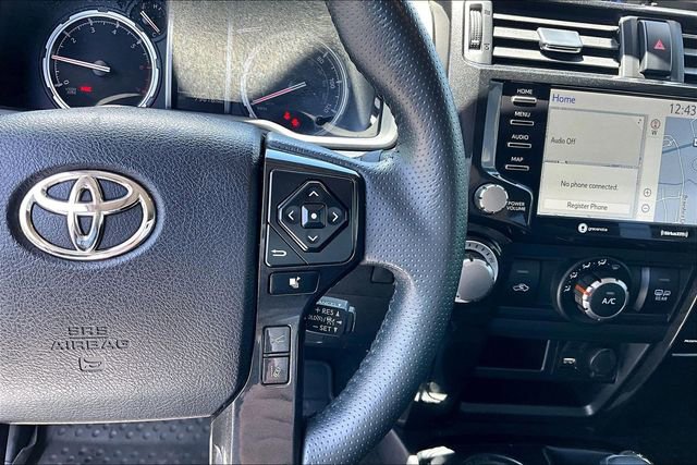 Used 2021 Toyota 4Runner Venture w/ Moonroof Package AWD/4WD image 17