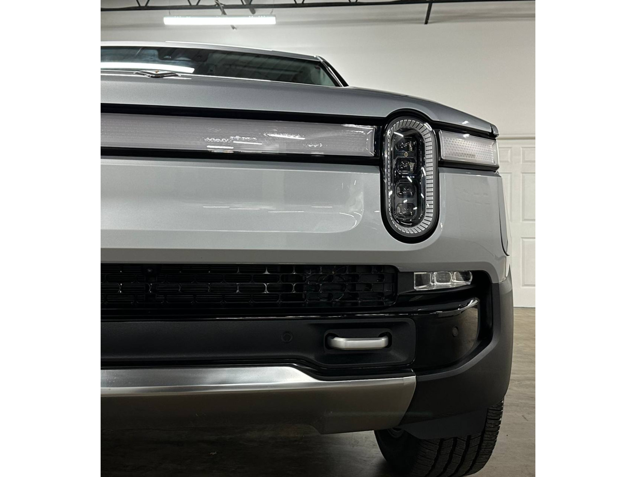 Used 2023 Rivian R1T Adventure Dual AWD/4WD image 5