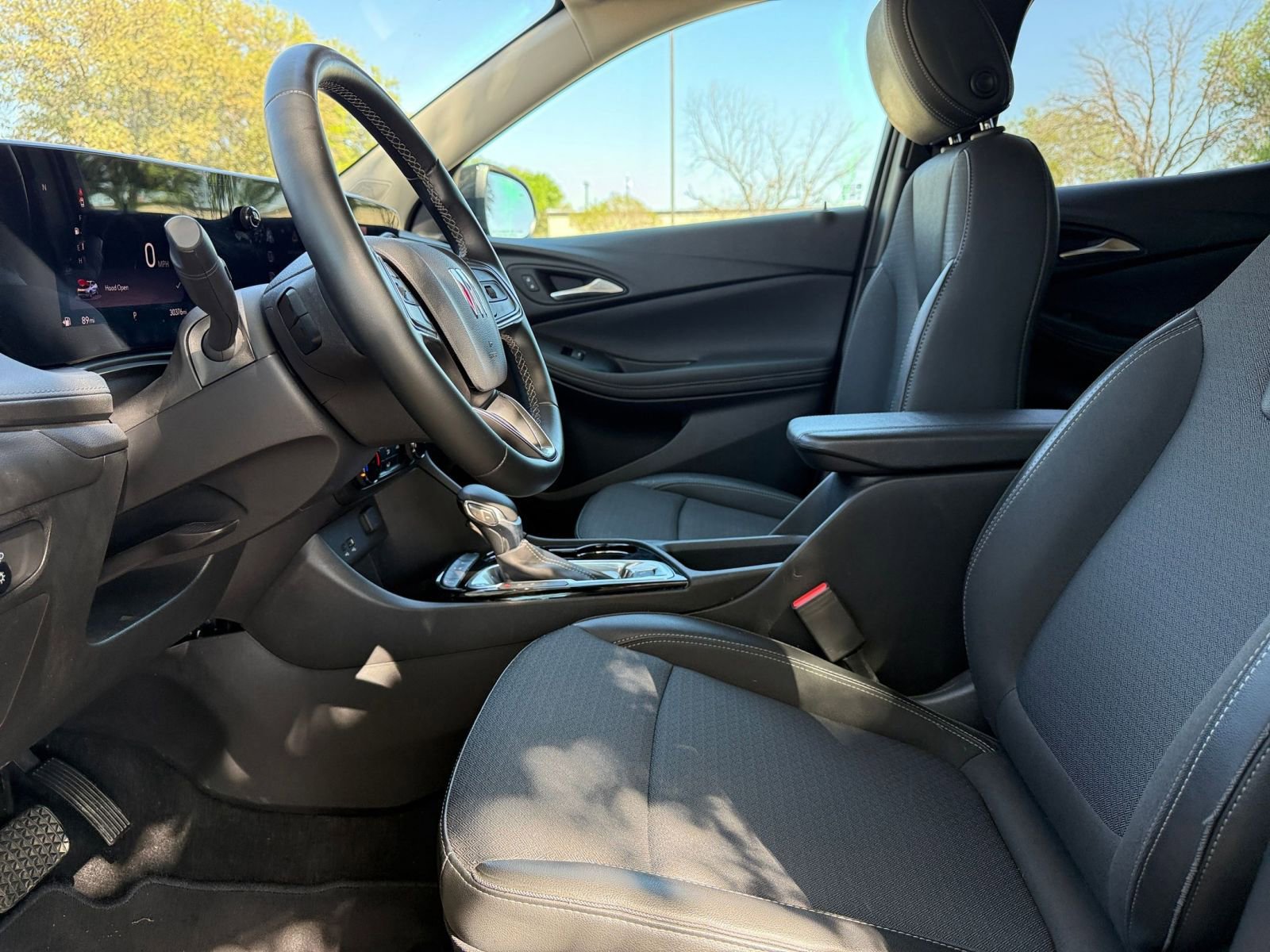 Used 2025 Buick Encore GX Preferred image 28