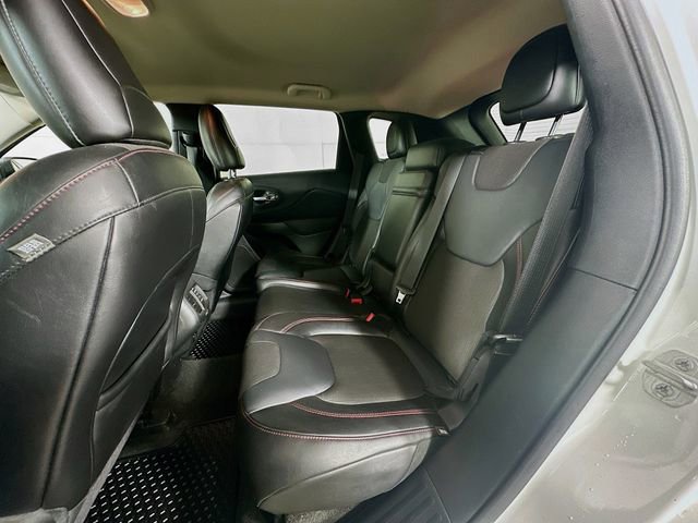 Used 2015 Jeep Cherokee Trailhawk w/ Comfort/Convenience Group image 25