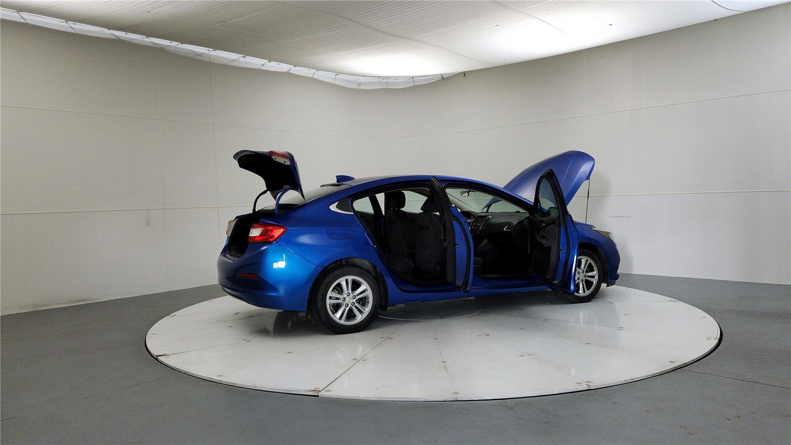 Used 2017 Chevrolet Cruze LT FWD image 12