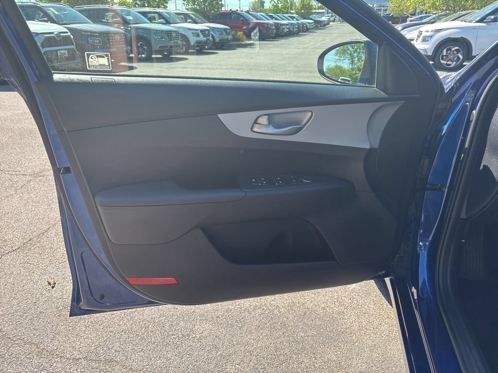 Certified 2023 Kia Forte LXS FWD image 21