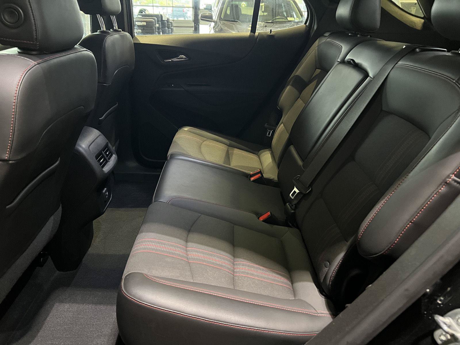Used 2022 Chevrolet Equinox RS AWD/4WD image 14