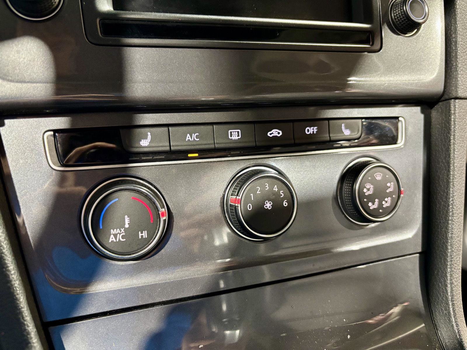 Used 2017 Volkswagen Golf Alltrack SE image 24