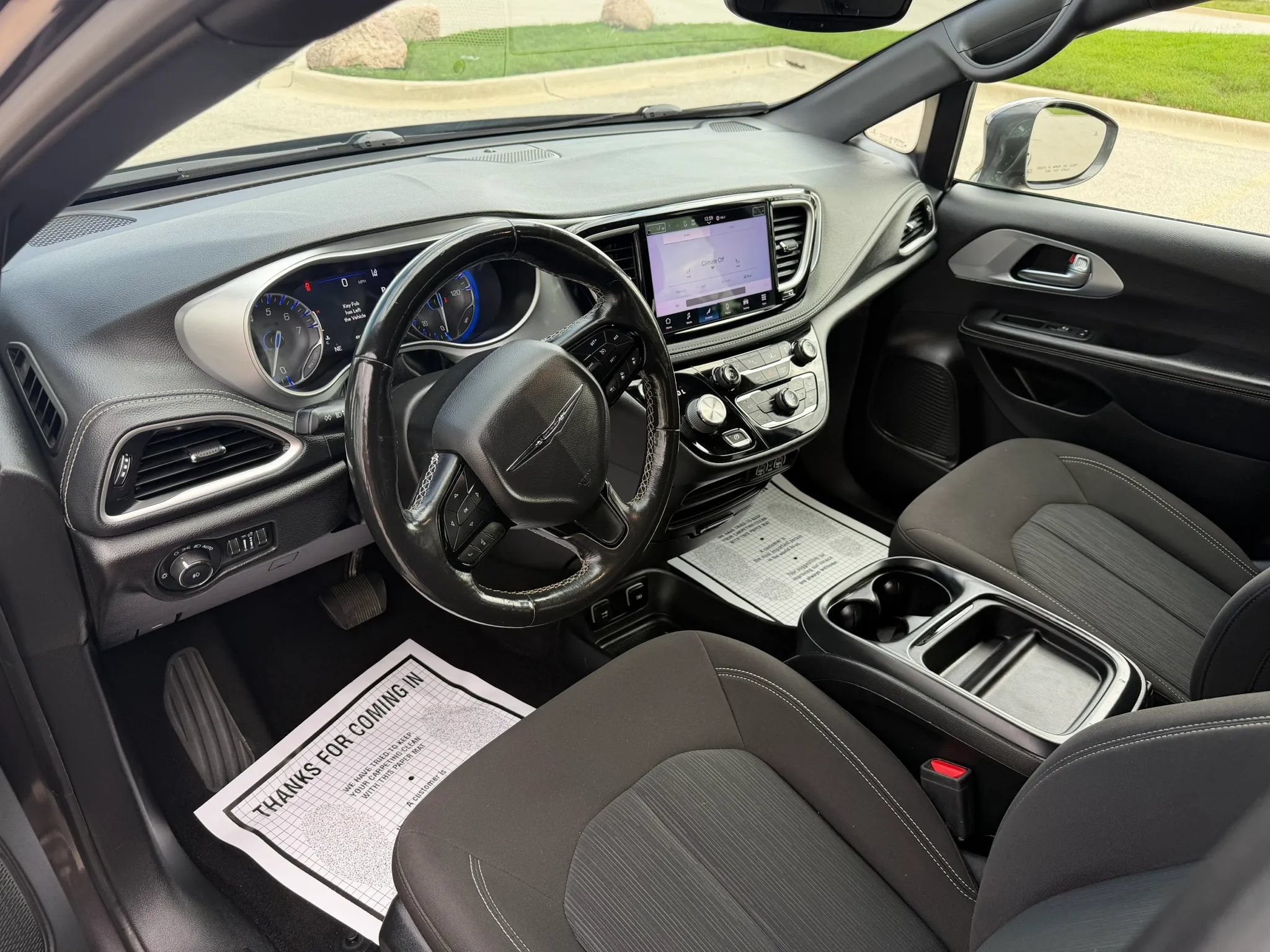 Used 2021 Chrysler Pacifica Touring w/ S Appearance Package FWD image 13