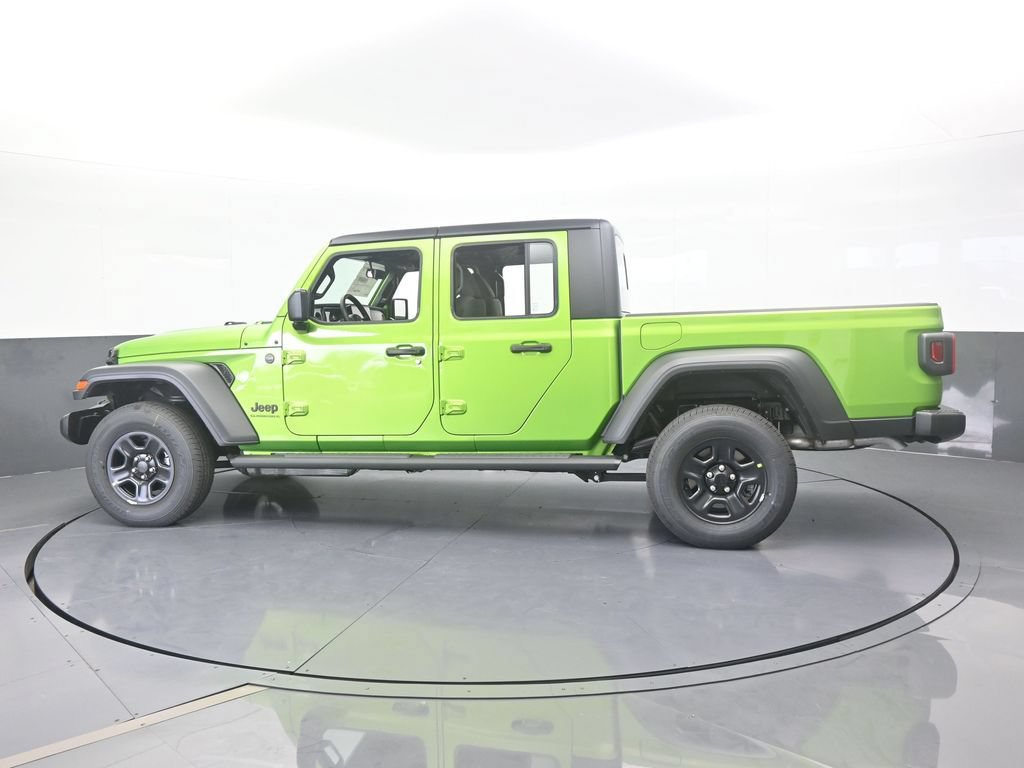 New 2026 Jeep Gladiator Sport AWD/4WD image 3
