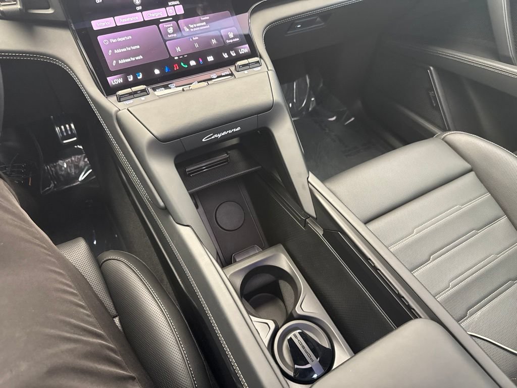 New 2026 Porsche Cayenne Turbo AWD/4WD image 18