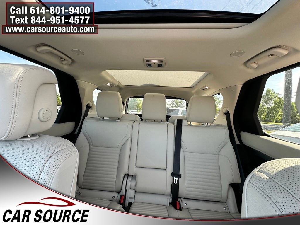 Used 2025 Land Rover Discovery Dynamic SE AWD/4WD image 12