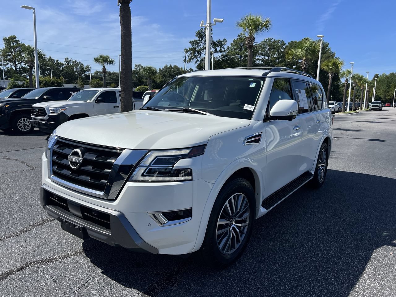 Used 2023 Nissan Armada SL w/ Captain's Chairs Package AWD/4WD image 5