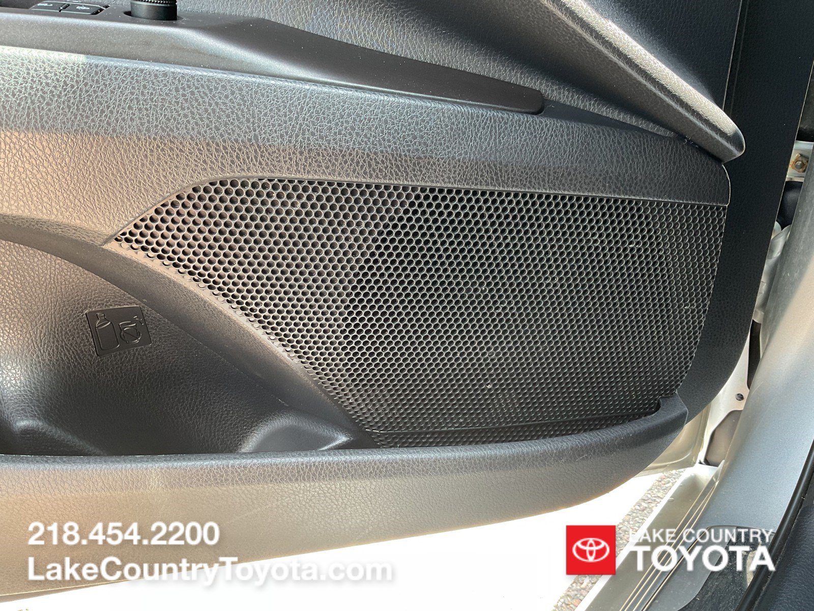 Used 2024 Toyota Camry SE FWD image 30