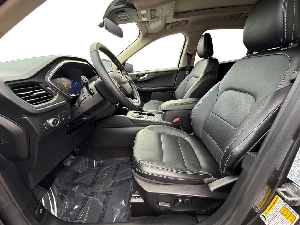 Used 2020 Ford Escape Titanium AWD/4WD image 9