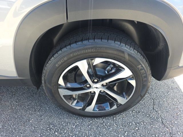 Used 2024 Chevrolet Trax RS FWD image 11