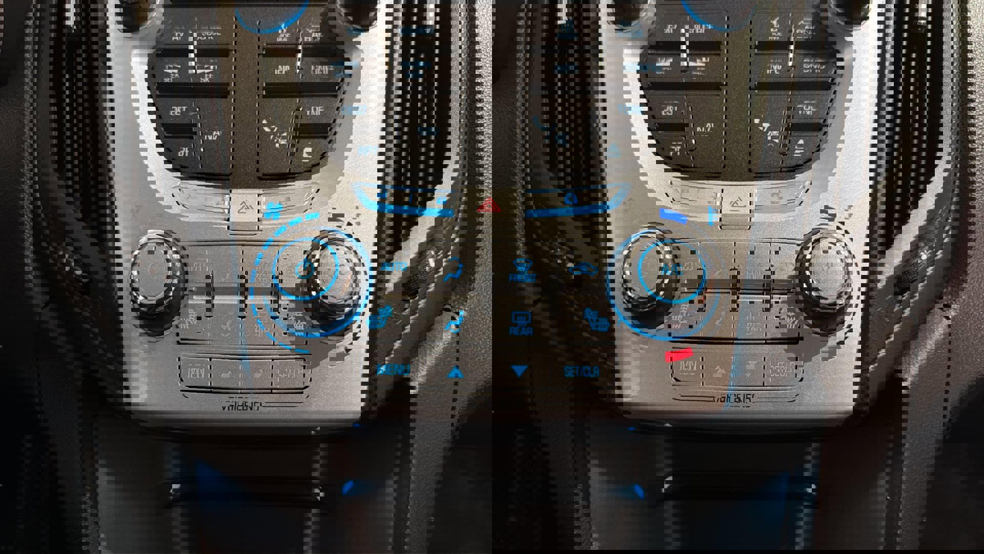 Used 2015 Chevrolet Equinox LT w/ Power Convenience Package image 27