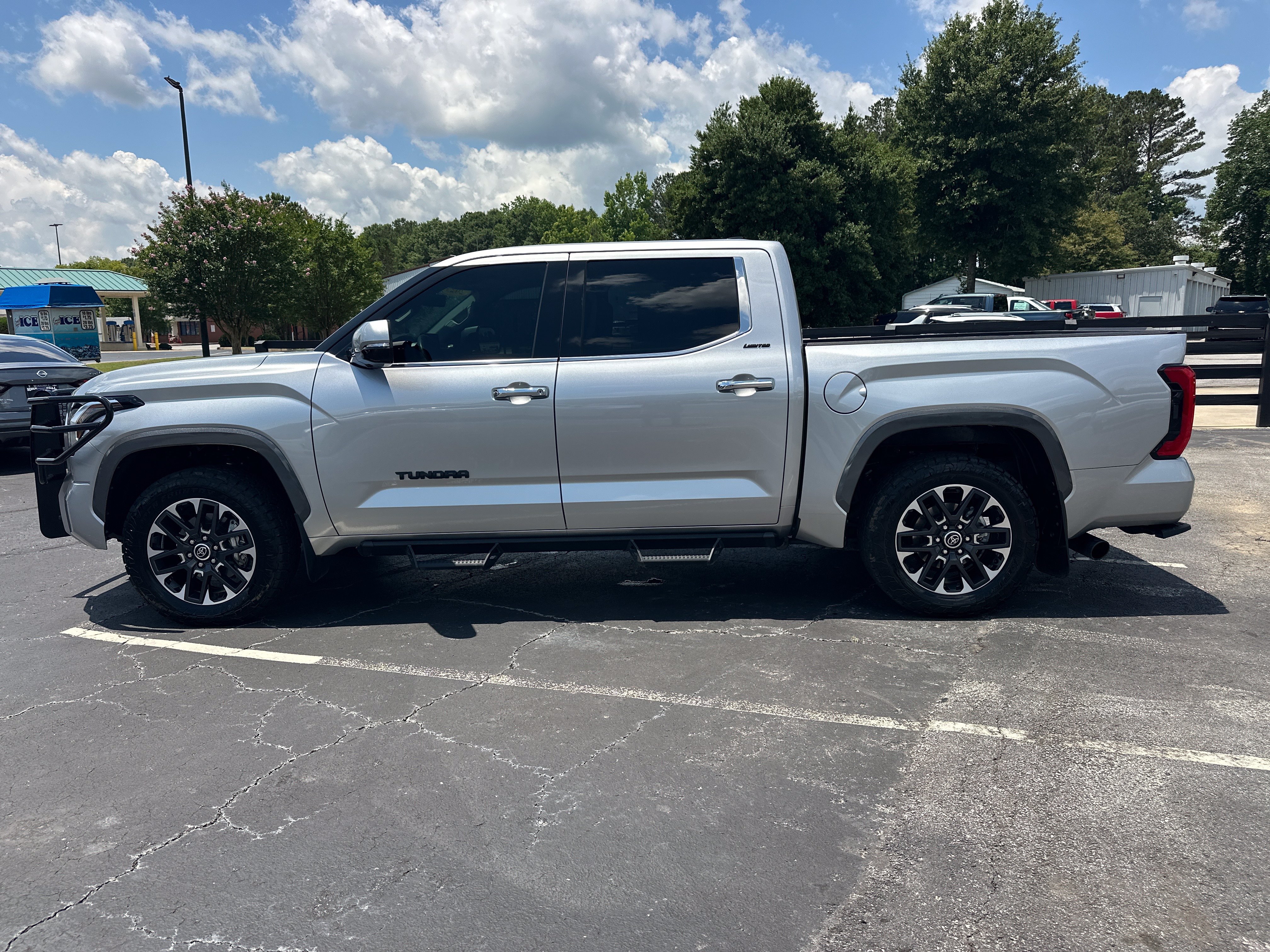 Used 2023 Toyota Tundra Limited AWD/4WD image 5