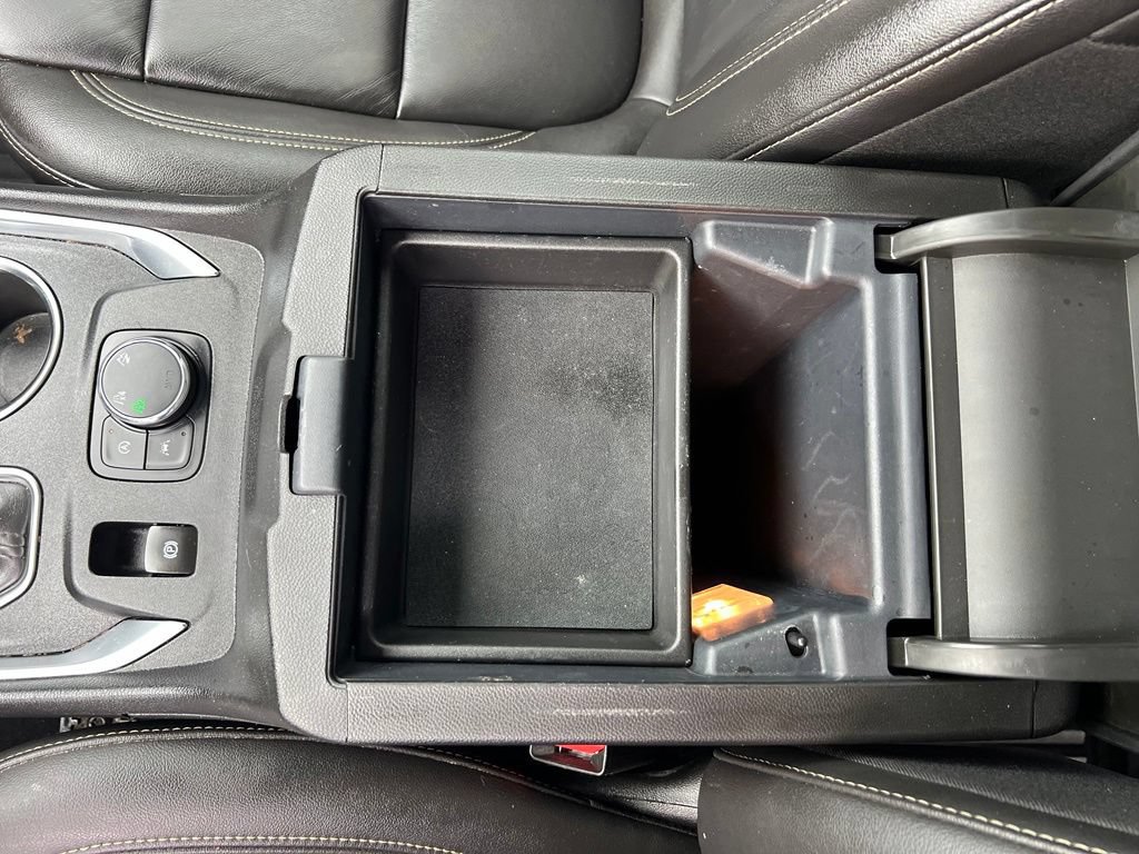 Used 2023 Chevrolet Traverse LT w/ Rear Camera Mirror Package AWD/4WD image 33