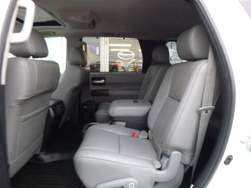 Used 2014 Toyota Sequoia Platinum AWD/4WD image 6