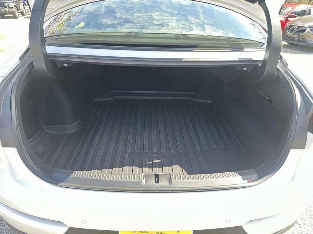 Used 2023 Toyota Crown Limited image 10