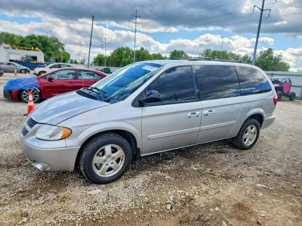 Used 2006 Dodge Grand Caravan SXT FWD image 1