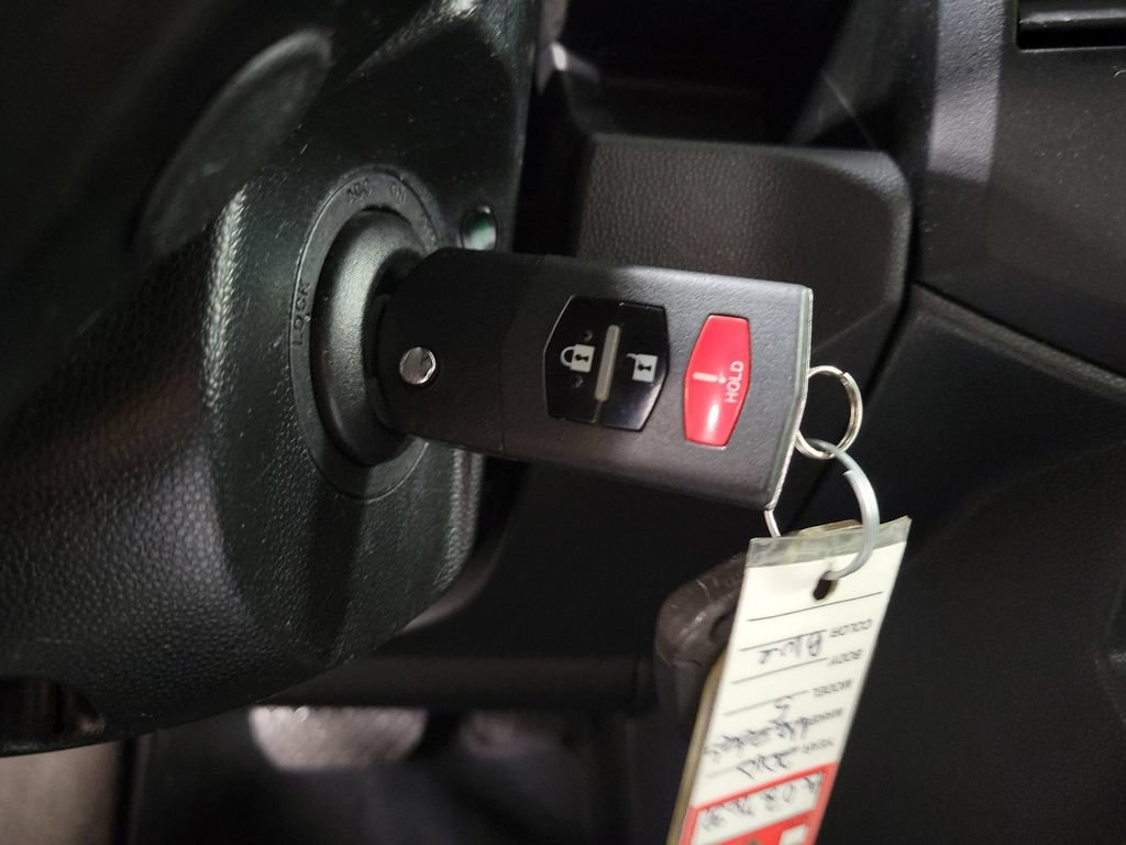 Used 2010 MAZDA MAZDA5 Sport FWD image 18