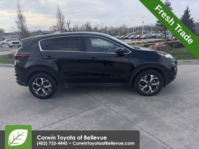 Used 2022 Kia Sportage LX image 2