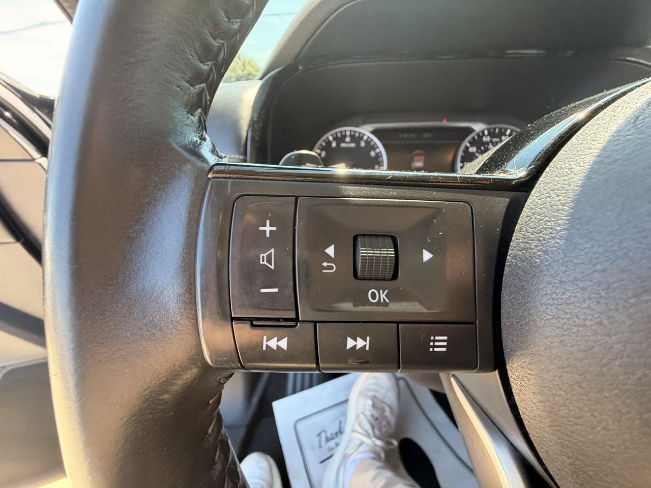 Used 2022 Nissan Pathfinder SV AWD/4WD image 18