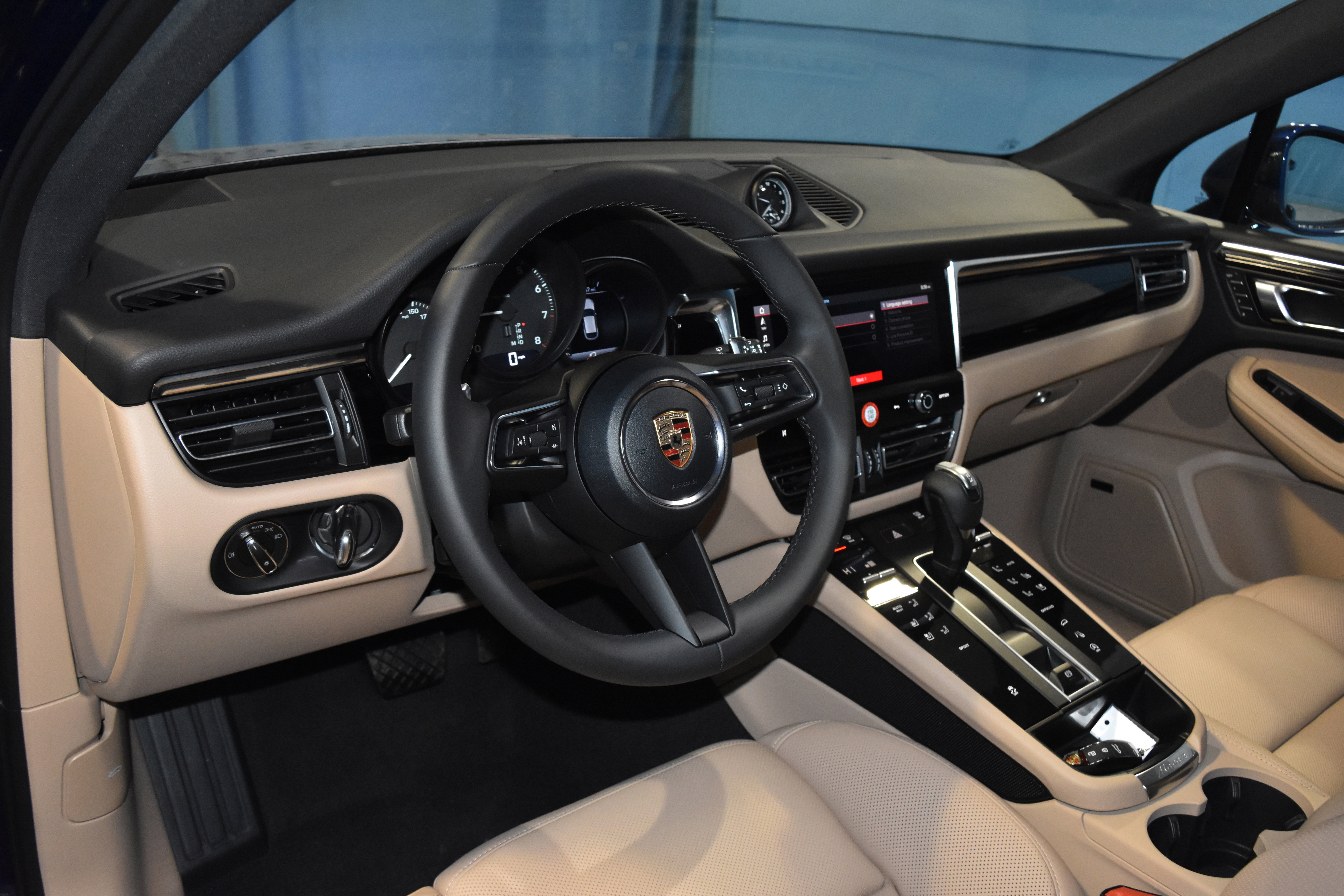 New 2026 Porsche Macan image 4