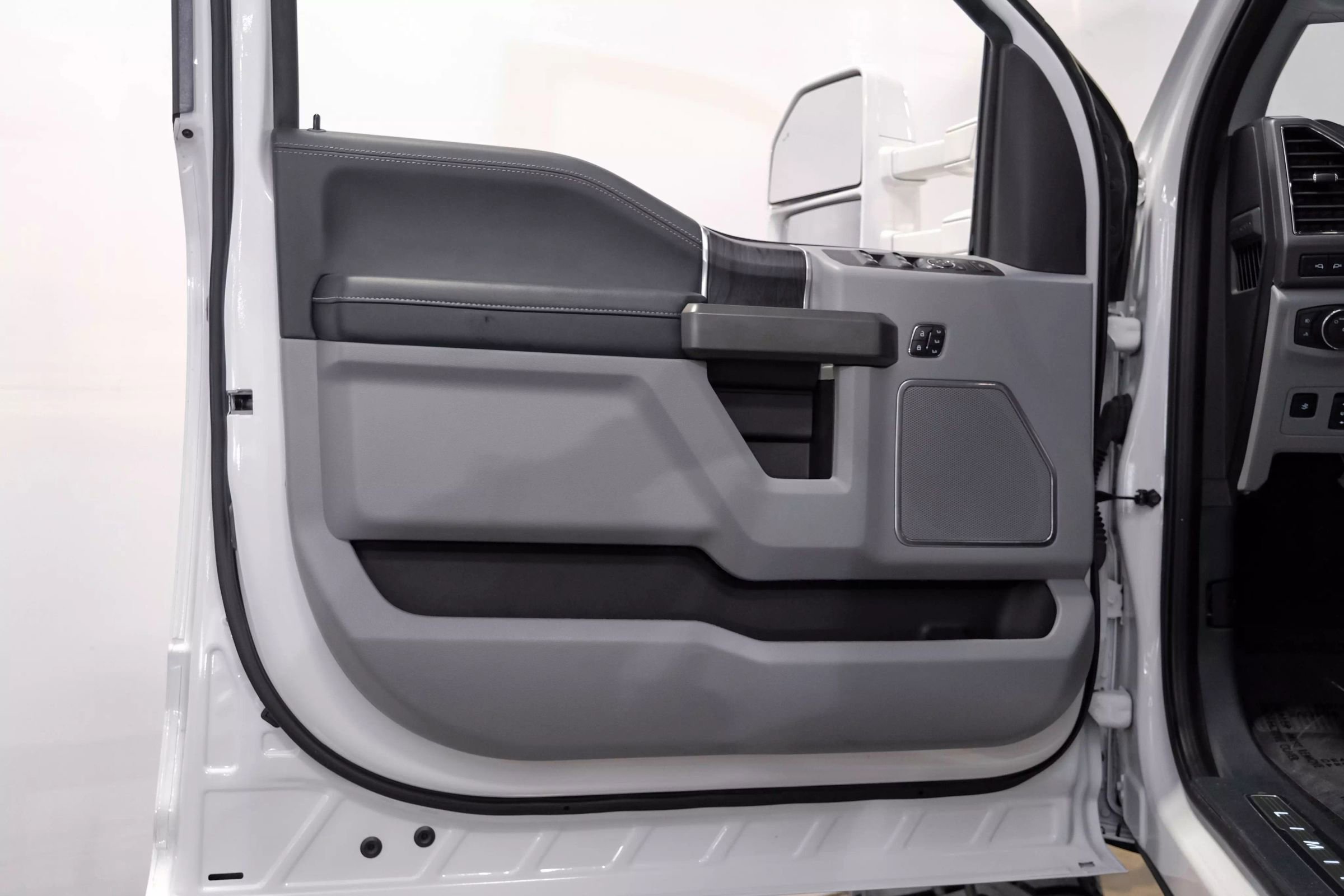 Used 2022 Ford F250 Limited image 36