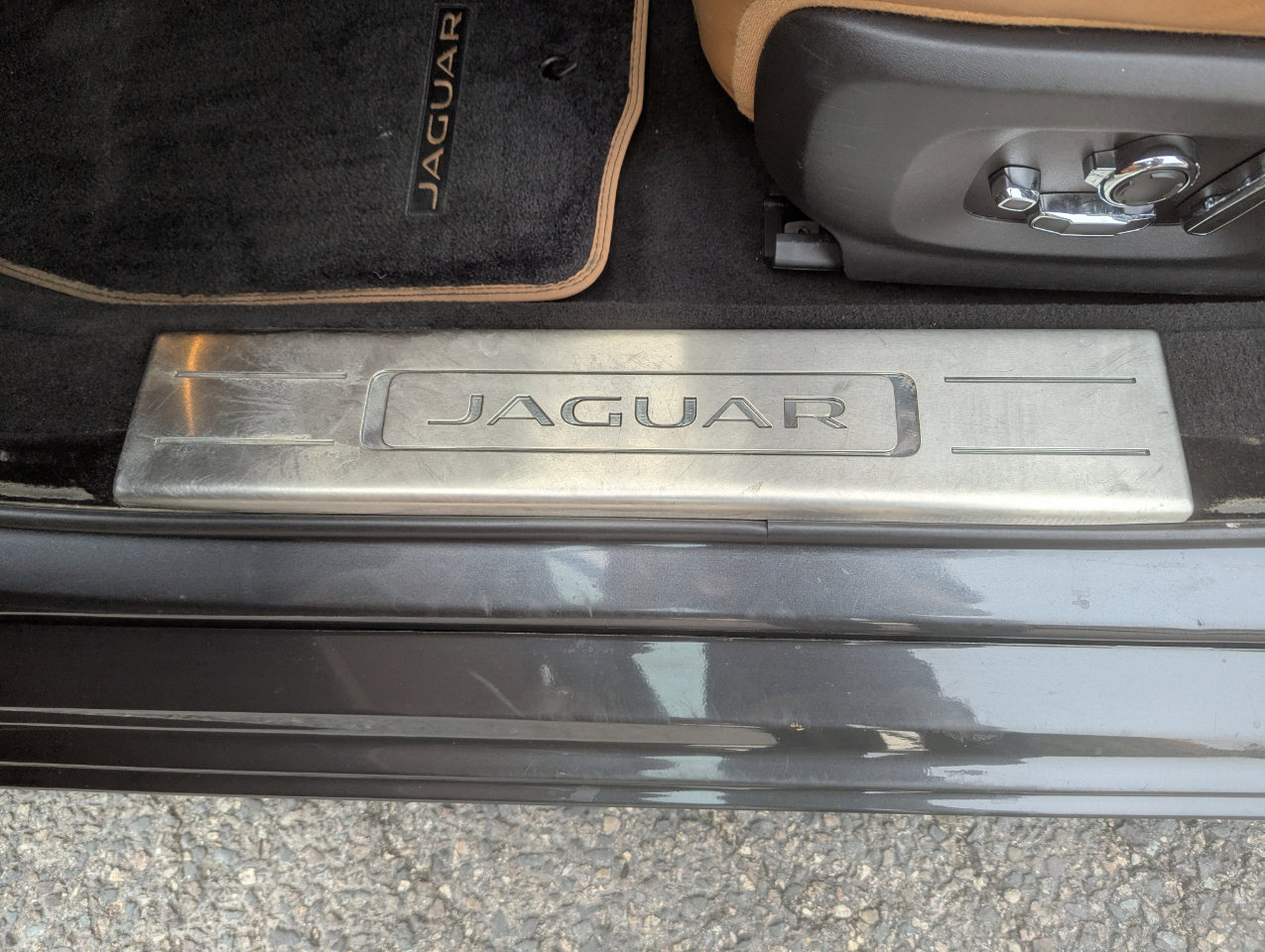Used 2017 Jaguar XJ L Supercharged image 14