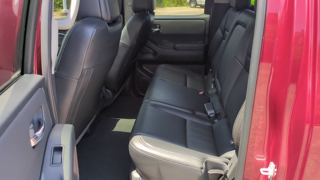 Used 2024 Nissan Frontier SL w/ Technology Package RWD image 15