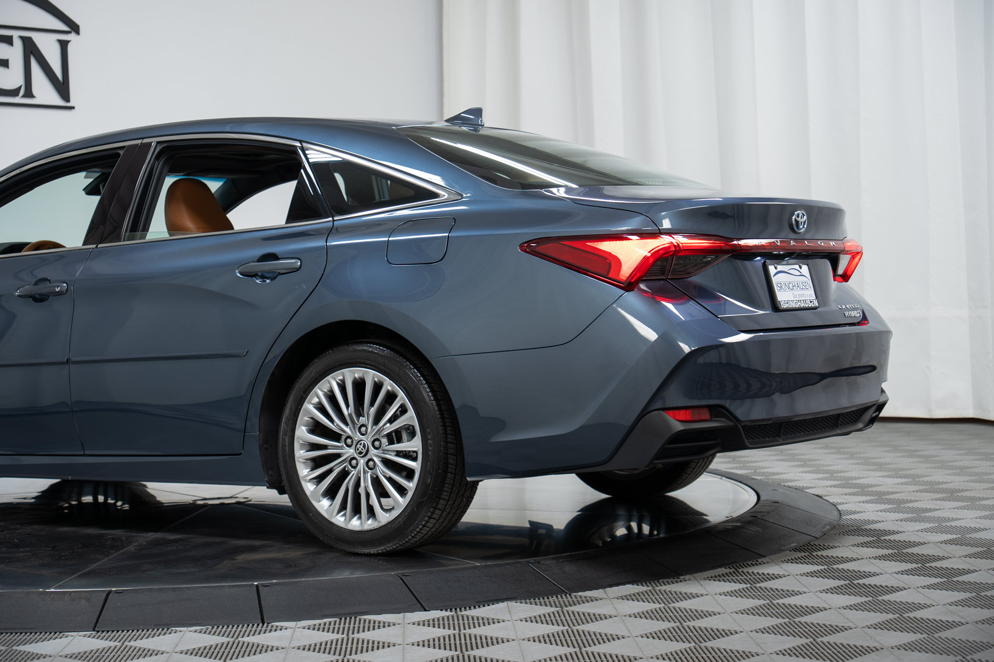 Used 2021 Toyota Avalon Limited w/ Protection Package (TMS) FWD image 29