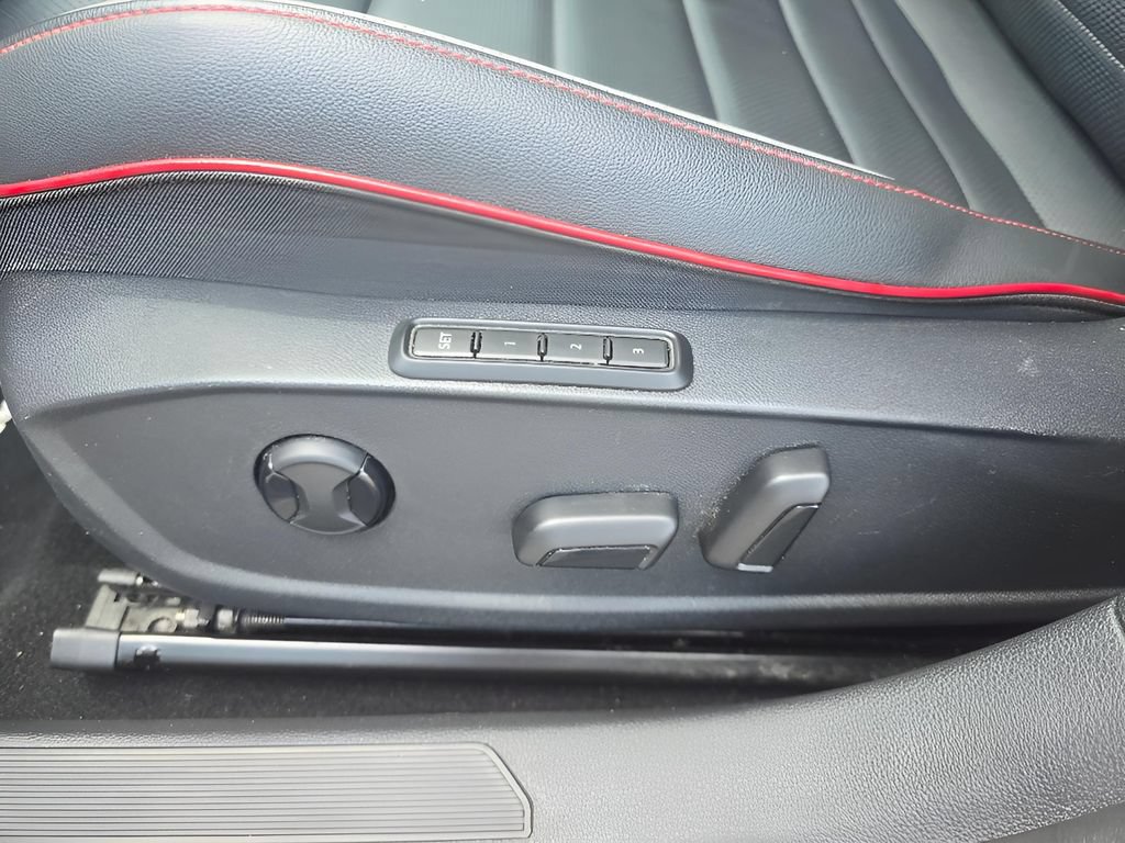 Used 2024 Volkswagen GTI SE FWD image 19