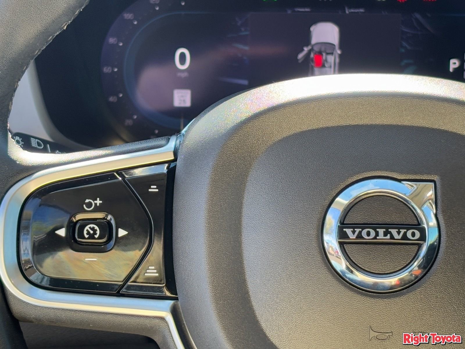 Used 2023 Volvo XC60 B5 Plus w/ Protection Package image 19