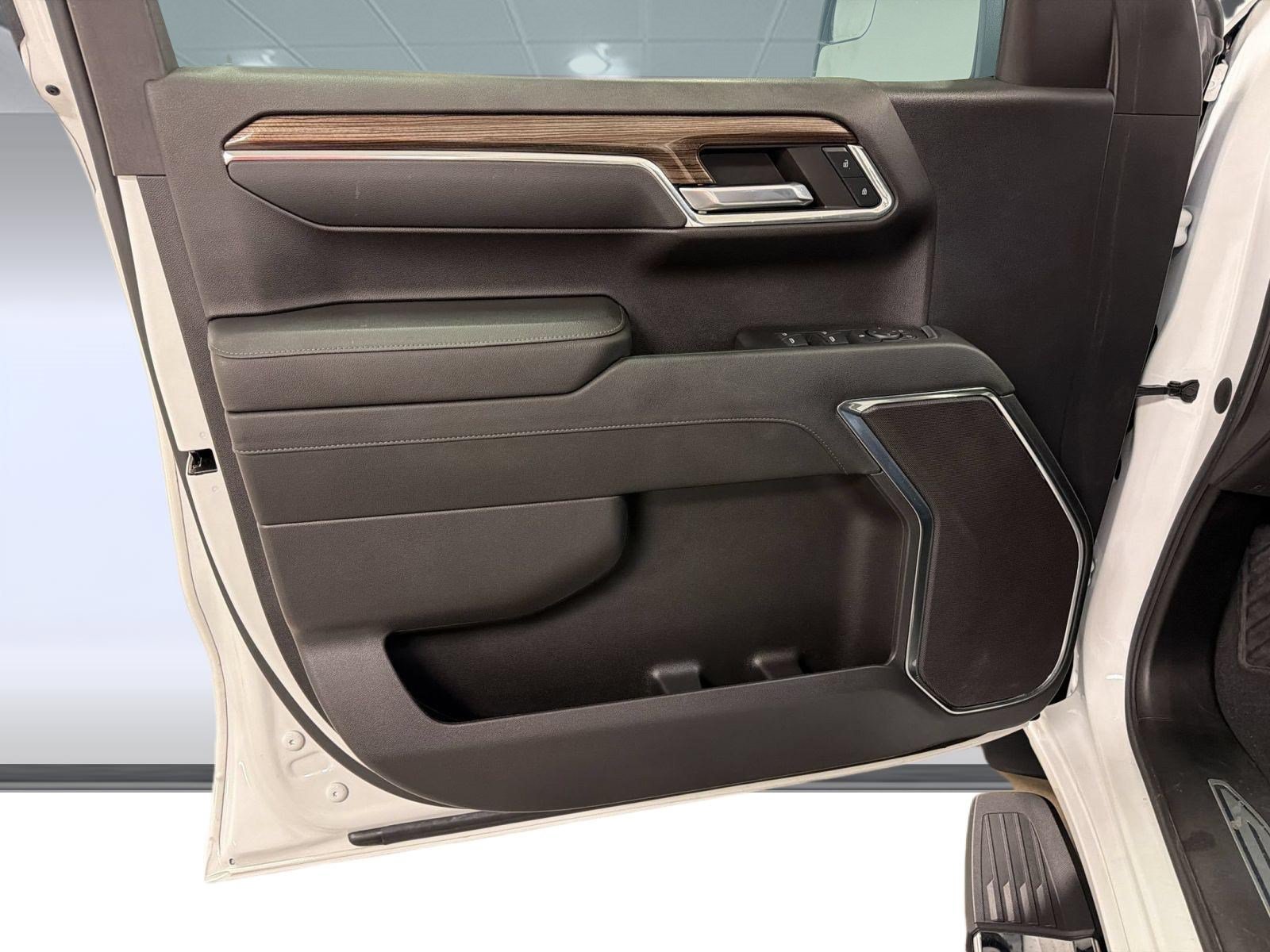 Used 2023 Chevrolet Silverado 1500 LT RWD image 16
