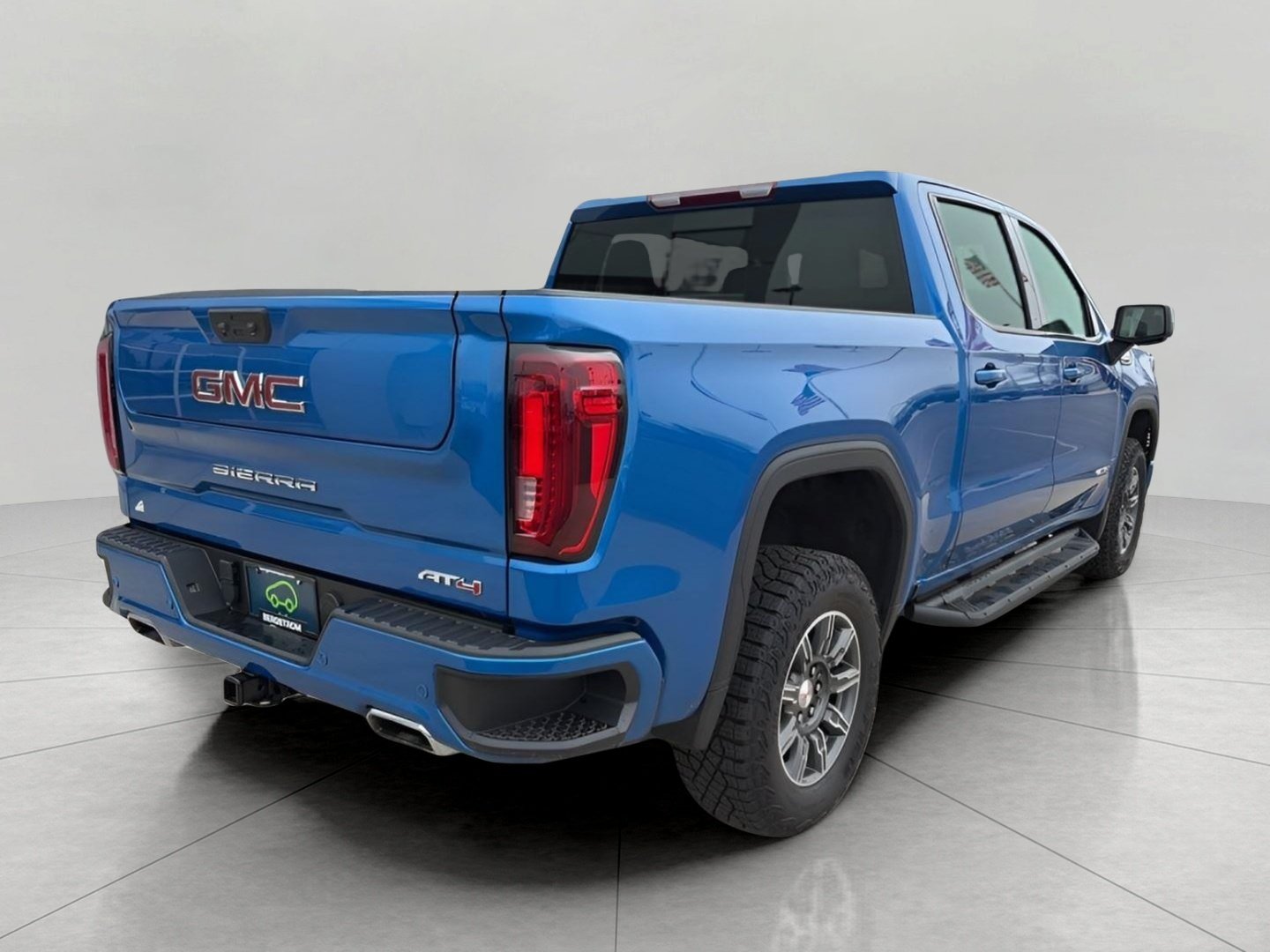 Used 2024 GMC Sierra 1500 AT4 w/ AT4 Premium Package AWD/4WD image 4