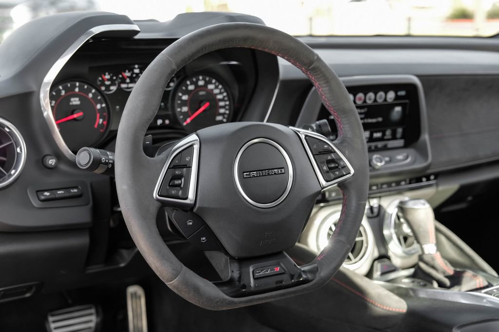 Used 2018 Chevrolet Camaro ZL1 image 13