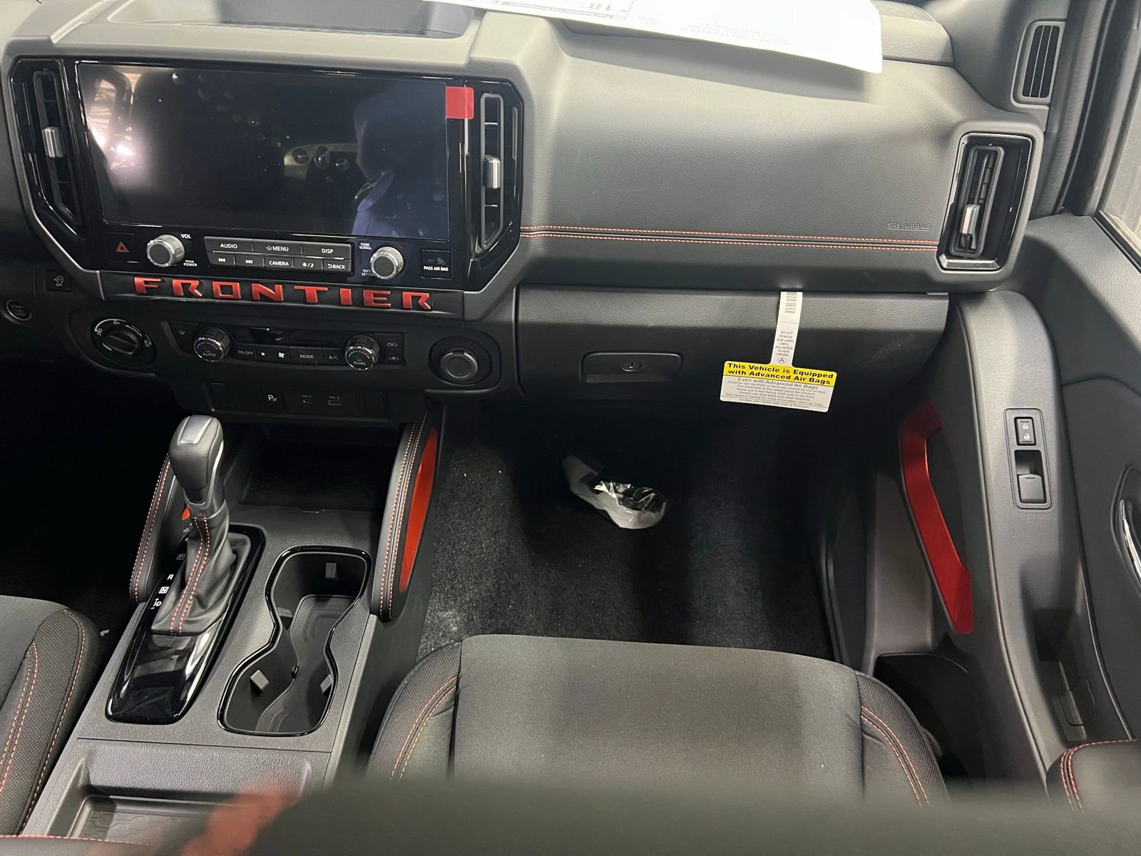 New 2025 Nissan Frontier PRO-4X w/ Tow Package image 13