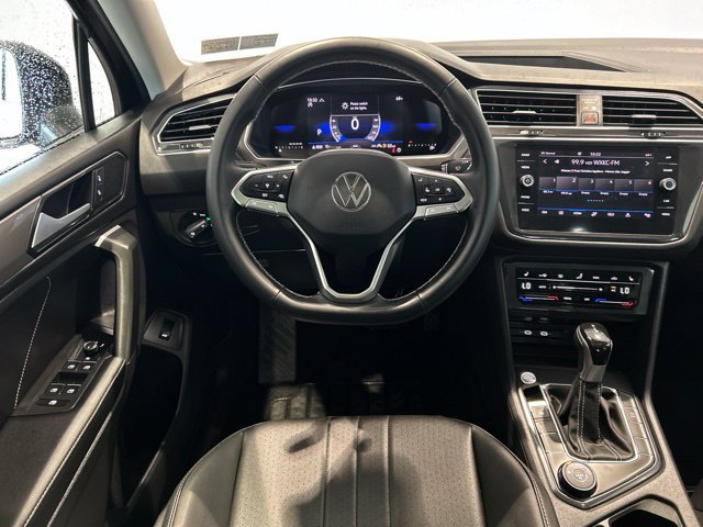Used 2024 Volkswagen Tiguan SE AWD/4WD image 10