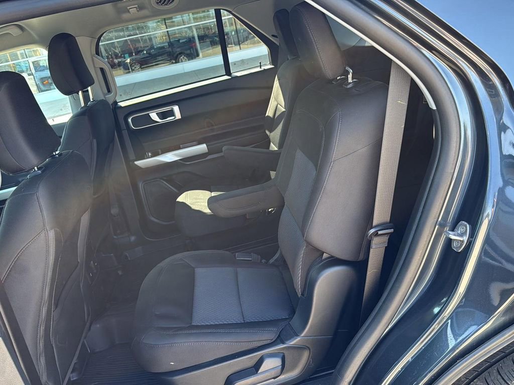 Used 2023 Ford Explorer XLT image 13
