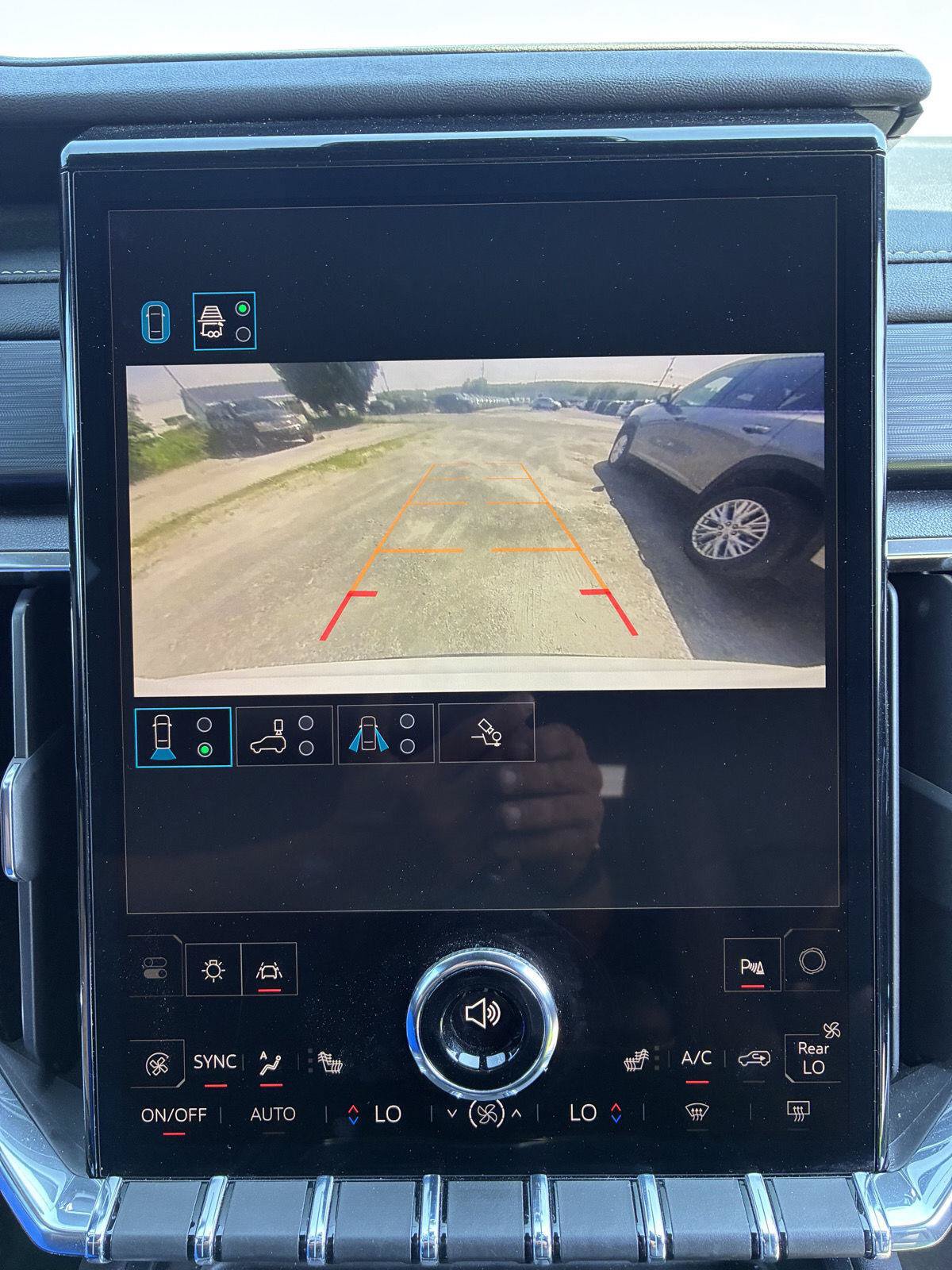 Used 2025 GMC Acadia Elevation w/ Elevation Premium Package AWD/4WD image 44
