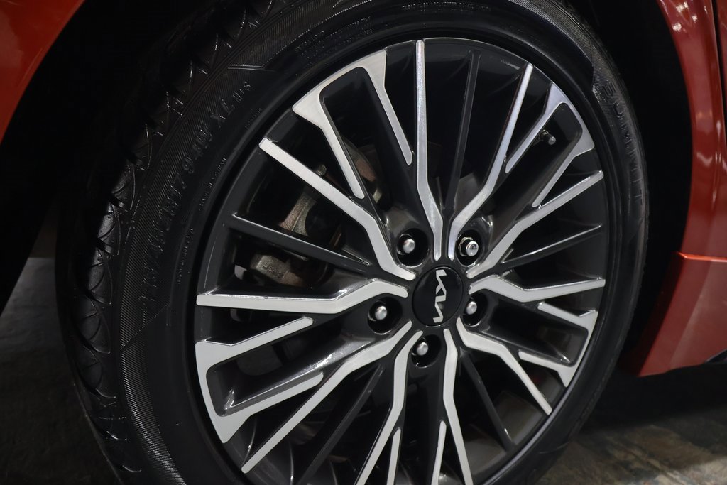 Used 2022 Kia Forte GT-Line w/ GT-Line Premium Package image 29