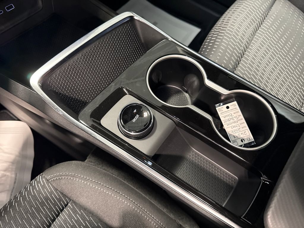 New 2026 Chevrolet Equinox LT w/ Safety and Technology Package FWD image 23