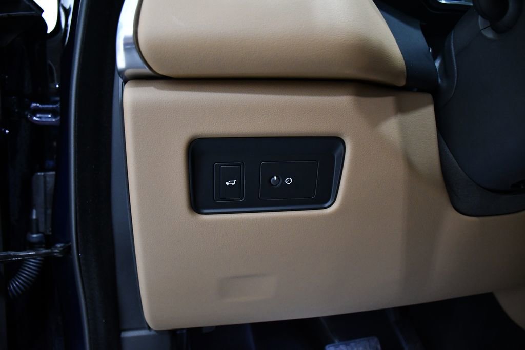 Used 2022 Jaguar F-PACE S image 11