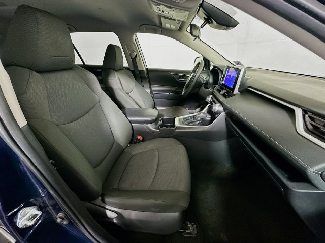 Certified 2025 Toyota RAV4 XLE FWD image 27