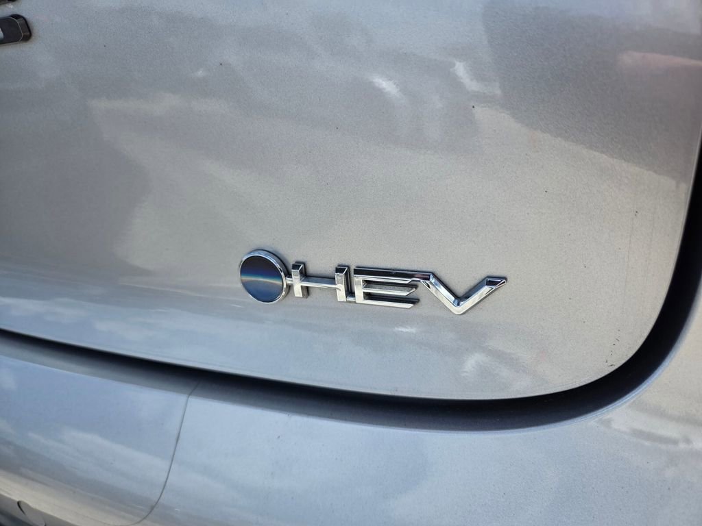 Used 2023 Toyota Prius XLE FWD image 12